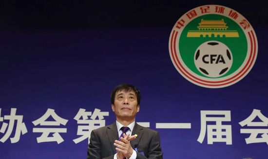 办公桌下吞吐巨大h